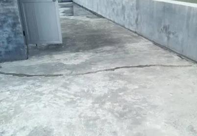 嘉荫楼顶漏水维修公司分享下如何解决卫生间隐蔽部位漏水的问题?